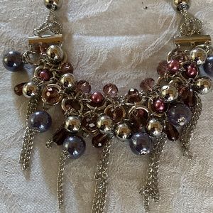 Beaded cluster peal necklace. Black burgundy,gold